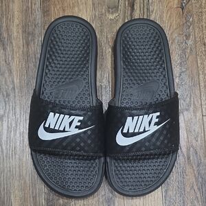EUC Nike Black and White Slide Sandals